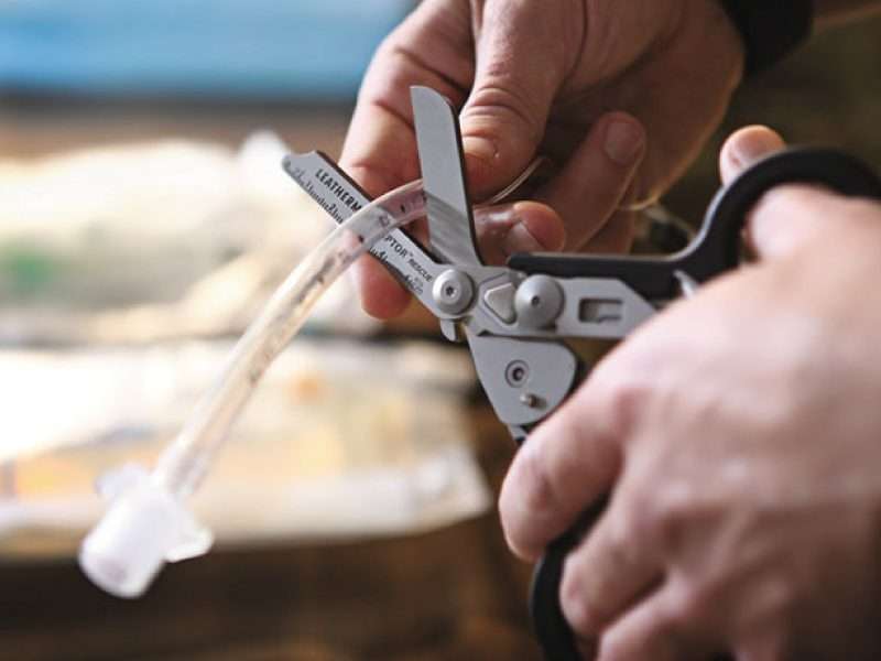 pinza leatherman raptor taglio tubo