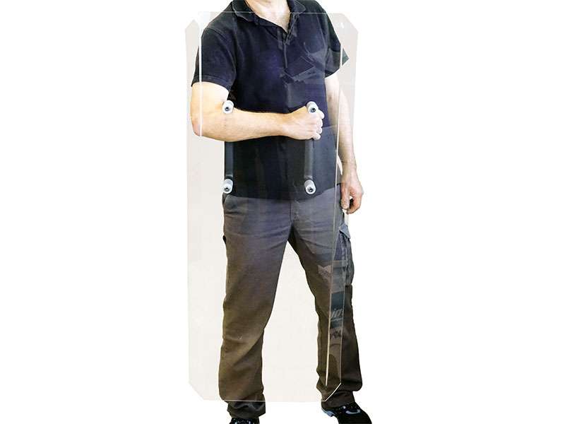 operatore con scudo